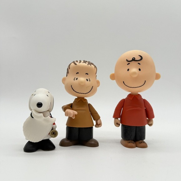 Other - Playing Mantis Peanuts A Charlie Brown Christmas Linus Van Pelt Charlie Snoopy